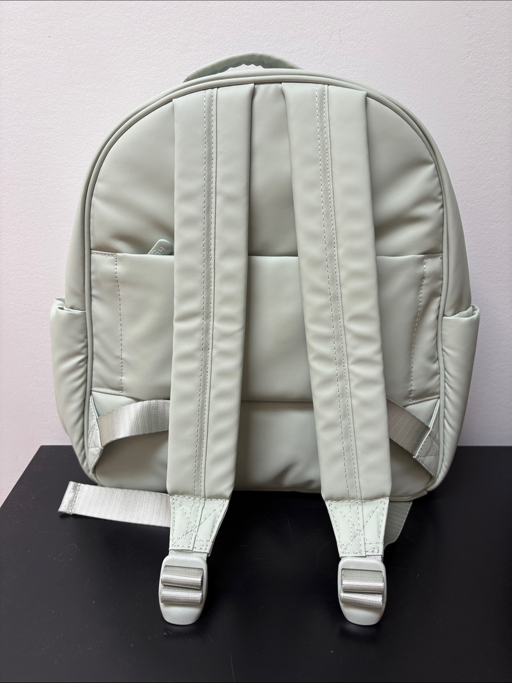 Heys puffer backpack sage green travel water-resistent New - Picture 10 of 11